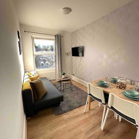 2 Bed Apt Sofa Bed Up To 6 London Exteriör bild
