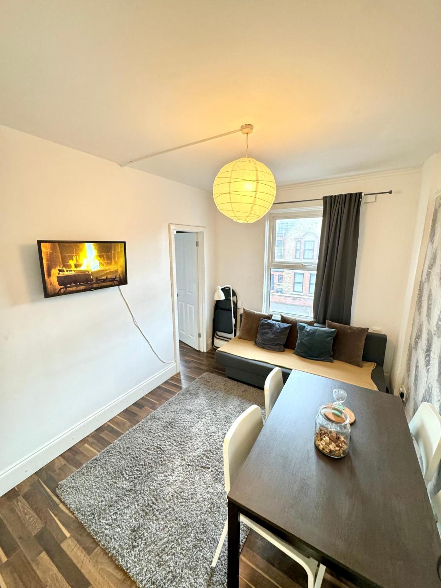 2 Bed Apt Sofa Bed Up To 6 London Exteriör bild