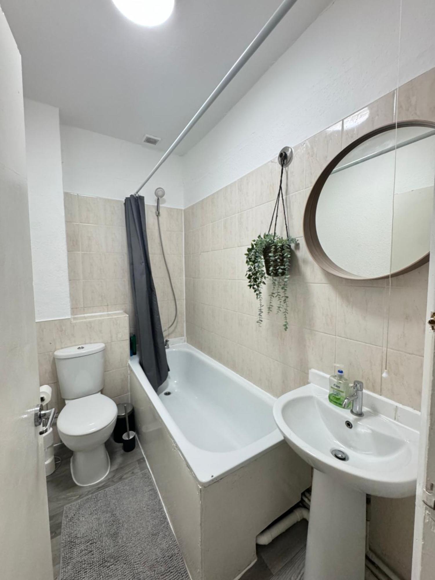 2 Bed Apt Sofa Bed Up To 6 London Exteriör bild