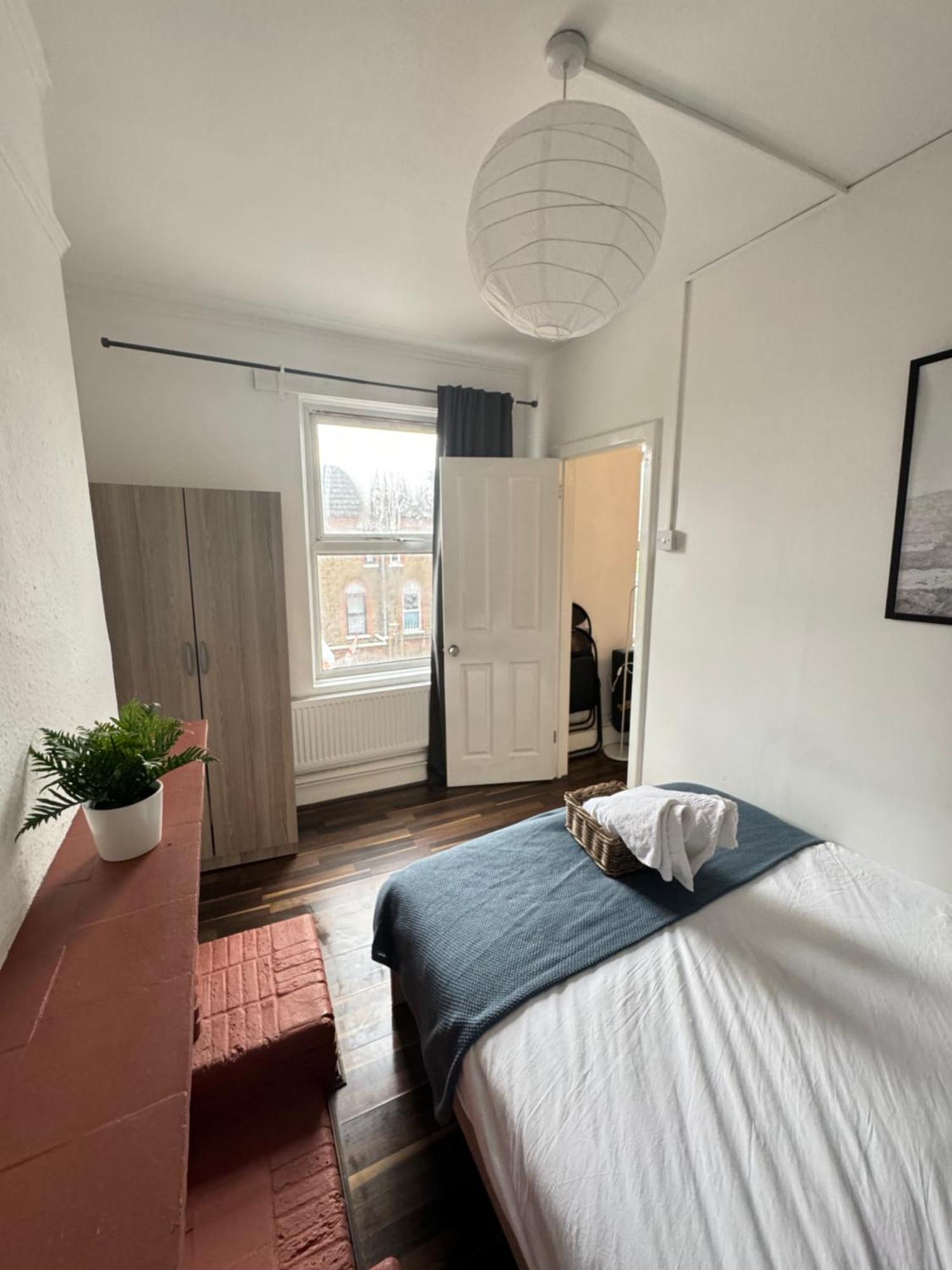 2 Bed Apt Sofa Bed Up To 6 London Exteriör bild