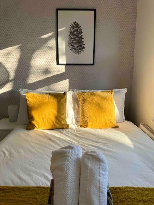 2 Bed Apt Sofa Bed Up To 6 London Exteriör bild