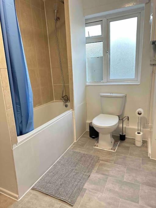 2 Bed Apt Sofa Bed Up To 6 London Exteriör bild